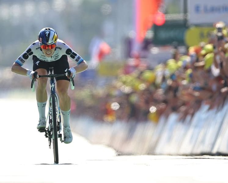 Vollering wins stage eight, takes Tour de France Femmes overall lead