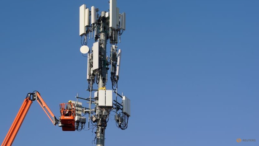 Verizon expects capex to rise next year on network expansion efforts Verizon expects capex to rise next year on network expansion efforts