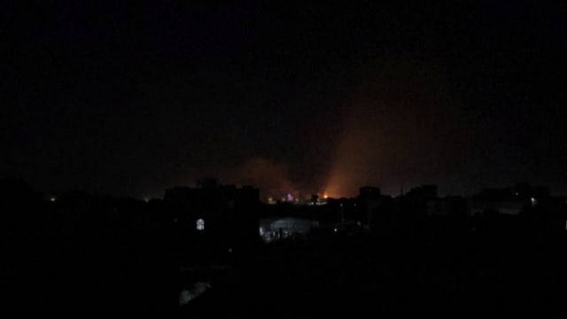 美英两国针对也门胡塞武装组织目标展开新一轮攻击