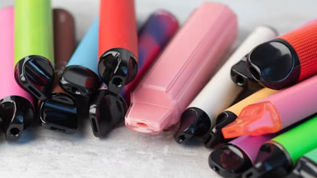 踢伤八旬老妇还贩运丧尸烟弹 少年判至少12个月改造训练