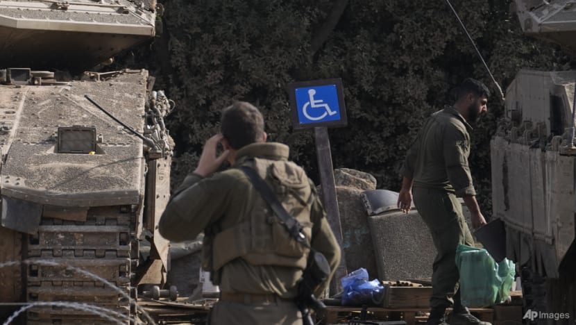 Israeli airstrikes hit security complex, research centre in Damascus, sources say Israeli airstrikes hit security complex, research centre in Damascus, sources say