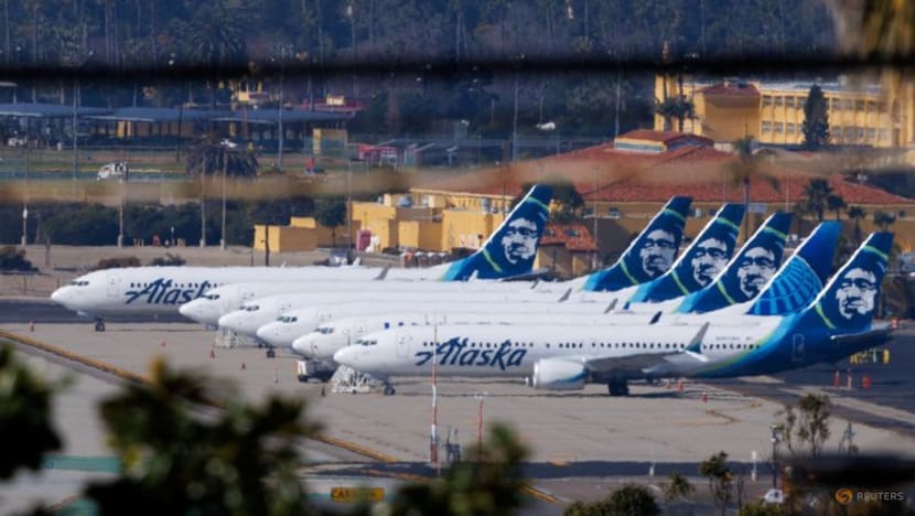 இணையக் கோளாறு காரணமாக அனைத்துச் சேவைகளும் ரத்து: அலாஸ்கா ஏர்லைன்ஸ்