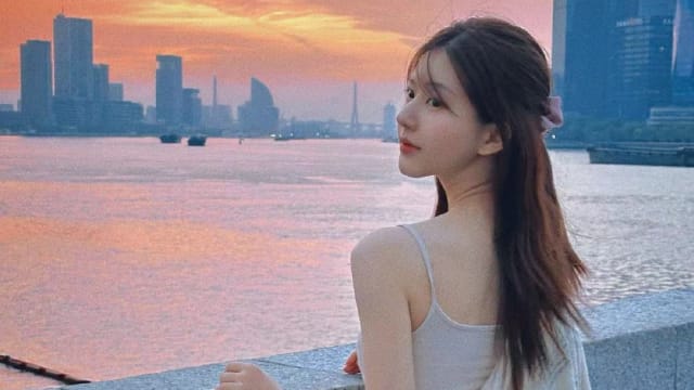 赵露思病倒首发声，自曝被前老板打还拿走巨额“分手费”，抑郁导致健康连年恶化！