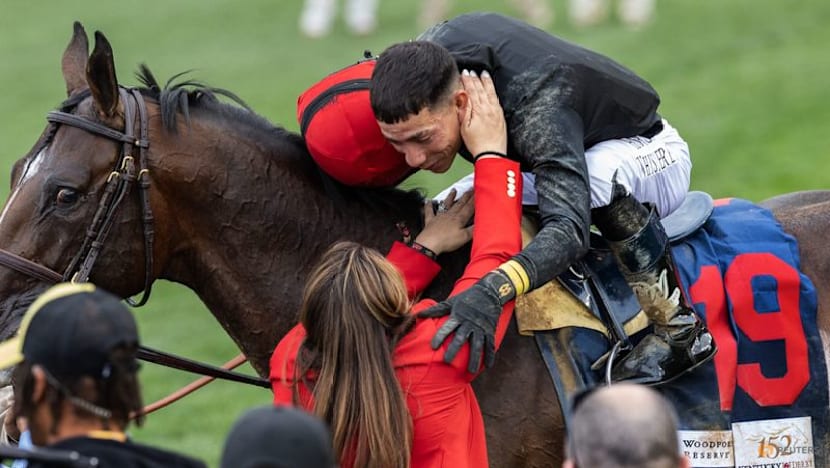 Horse racing-Golden Tempo wins thrilling Kentucky Derby as trainer DeVaux breaks barrier