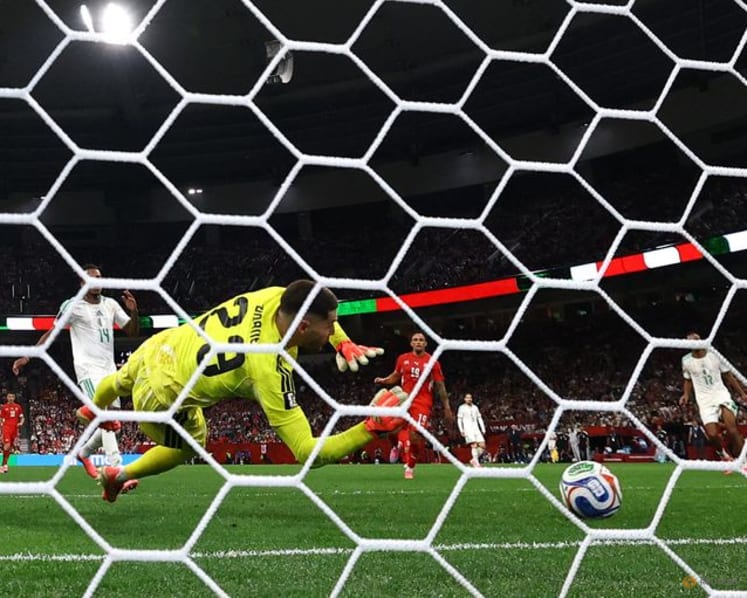 Manzambi at the heart of Switzerland's long-awaited knockout success