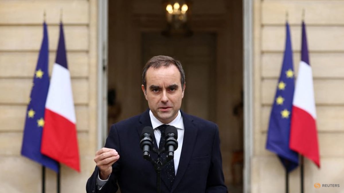 France in crisis as government quits just hours after being appointed