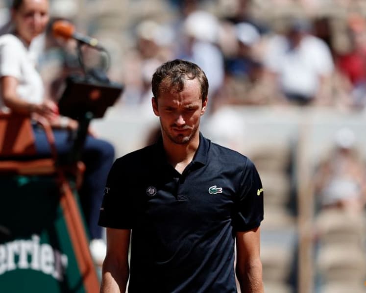Medvedev rules out skipping French Open despite cruel deja vu