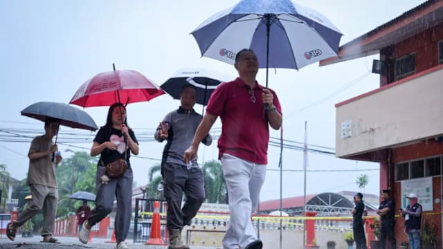 柔佛州投票日选遇豪雨 选委会：或影响投票率