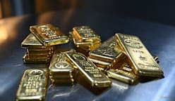 Gold nears $5,600/oz as investors seek safety, silver eyes $120