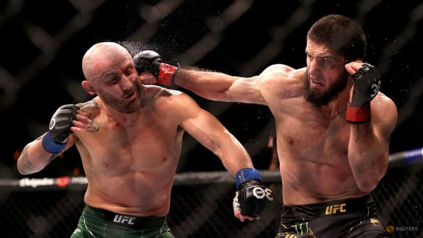 Makhachev retains lightweight belt with first-round KO of Alexander Volkanovski at UFC 294