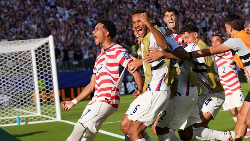 US keep World Cup dream alive with gutsy win over Bosnia US keep World Cup dream alive with gutsy win over Bosnia