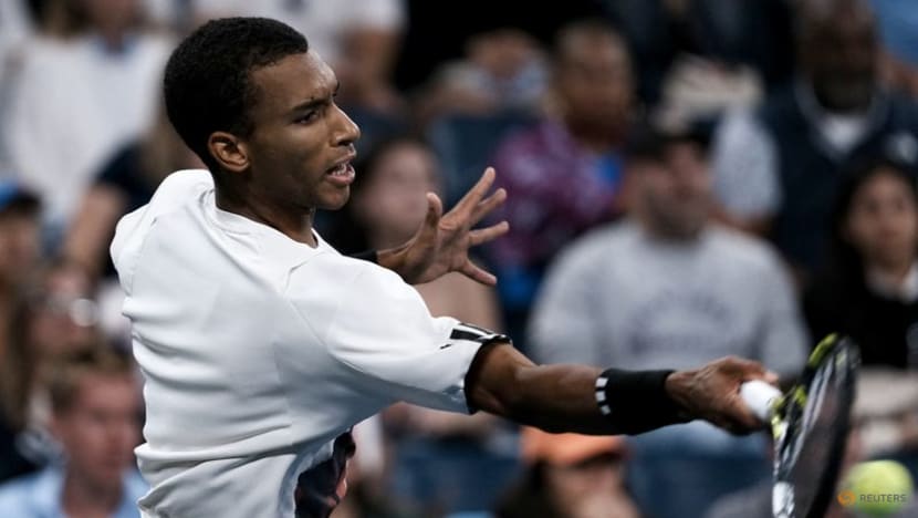 Canada's Auger-Aliassime stuns Zverev to reach US Open last 16