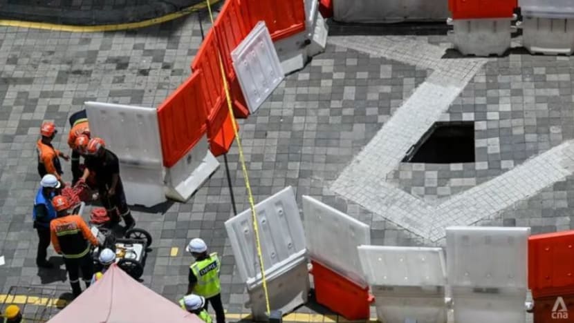 Tanah mendap: Pihak berkuasa Malaysia tutup jalan di KL demi keselamatan awam Tanah mendap: Pihak berkuasa Malaysia tutup jalan di KL demi keselamatan awam