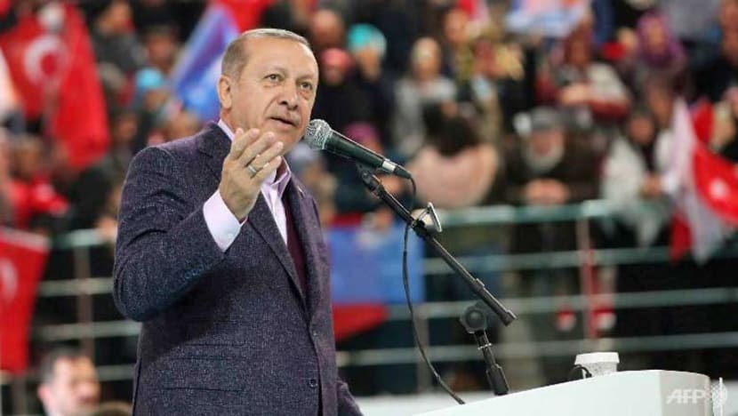 Turki pecat lebih 2,700 kakitangan awam atas tuduhan ada kaitan dengan pengganas