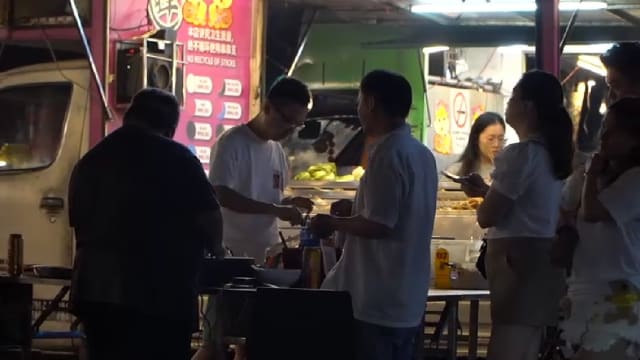 晨光|着眼天下：新加坡夜客涌入 新山跨境夜经济火热