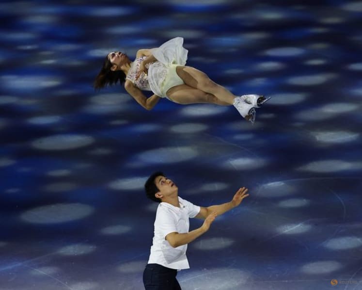 Figure skating-Japan's Olympic pairs champions Miura and Kihara to retire