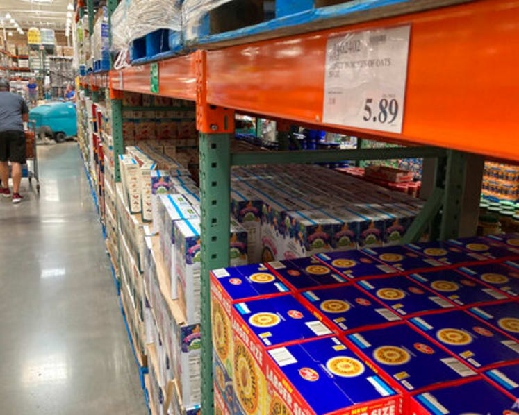 US consumer sentiment plummets in early August to decade low