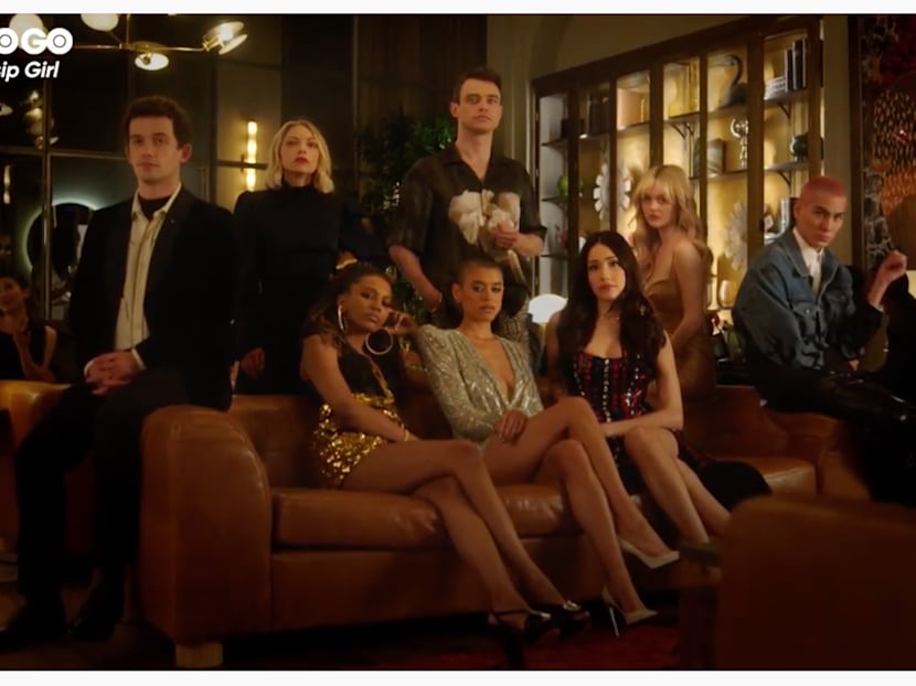 Trailer Watch: The Only Familiar Thing About The Gossip Girl Reboot Is Kristen Bell&rsquo;s Voice &nbsp;