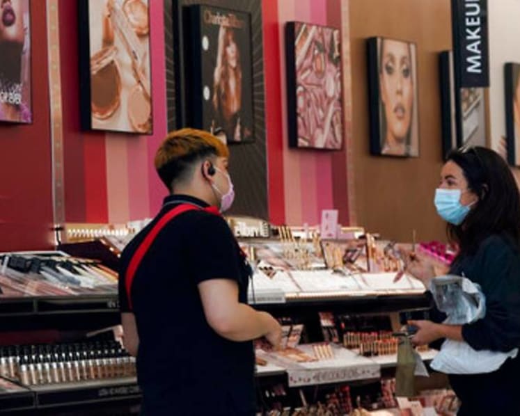 Half of US cosmetics contain toxic chemicals: Study