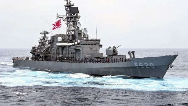 日本军舰驶过台海 以维护航行自由