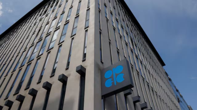 OPEC+ 同意推迟石油增产到12月底
