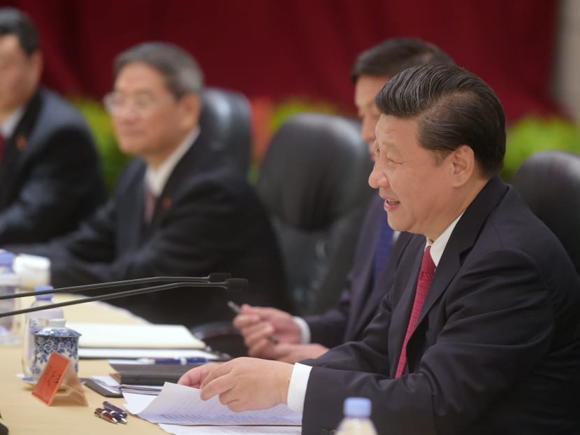 Chinese President Xi Jinping, right, delivers his opening remarks as he meets Taiwanese President Ma Ying-jeou at the Shangri-la Hotel on Saturday, Nov 7, 2015, in Singapore. Photo: AP