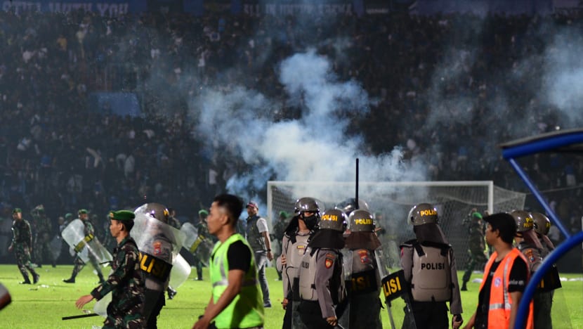Gas pemedih mata punca tragedi Stadium Kanjuruhan tercetus Gas pemedih mata punca tragedi Stadium Kanjuruhan tercetus