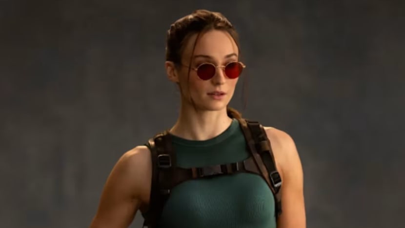 Sophie Turner debut sebagai Lara Croft di Tom Rider, first look-nya fierce banget!