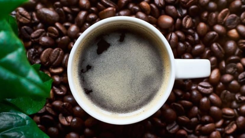 Cara elak gigi kuning gara-gara minum teh, kopi