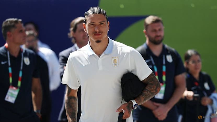 Uruguay drop Nunez for Cape Verde clash as Bielsa packs midfield