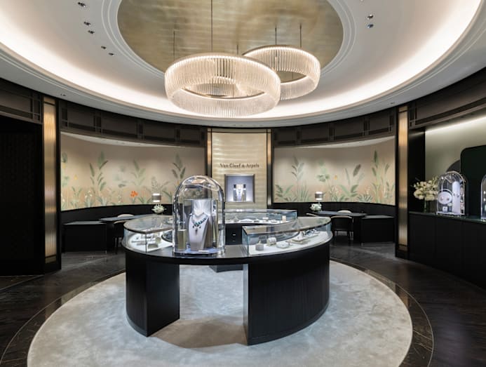 Van Cleef & Arpels opens duplex boutique with magical festive