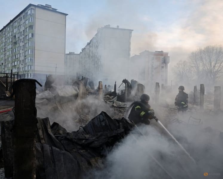 US envoy says Ukraine peace deal is close but Moscow says it wants radical changes