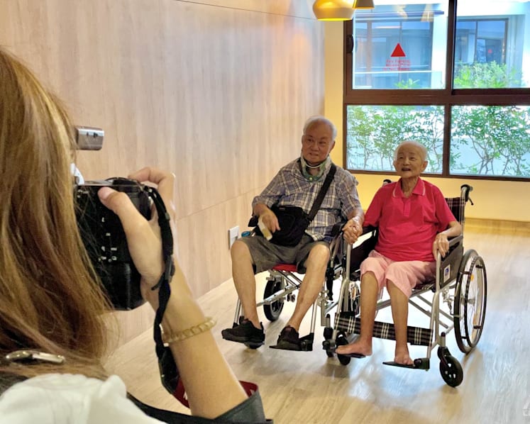Capturing photos for memories: How one volunteer group helps terminally ill patients
