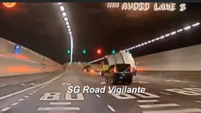 MCE隧道险象环生 罗厘撞工程车“漂移”险翻覆 