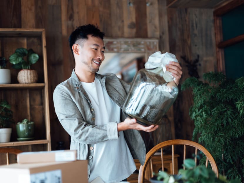 Commentary: Companies are showering gifts on employees to make them stay