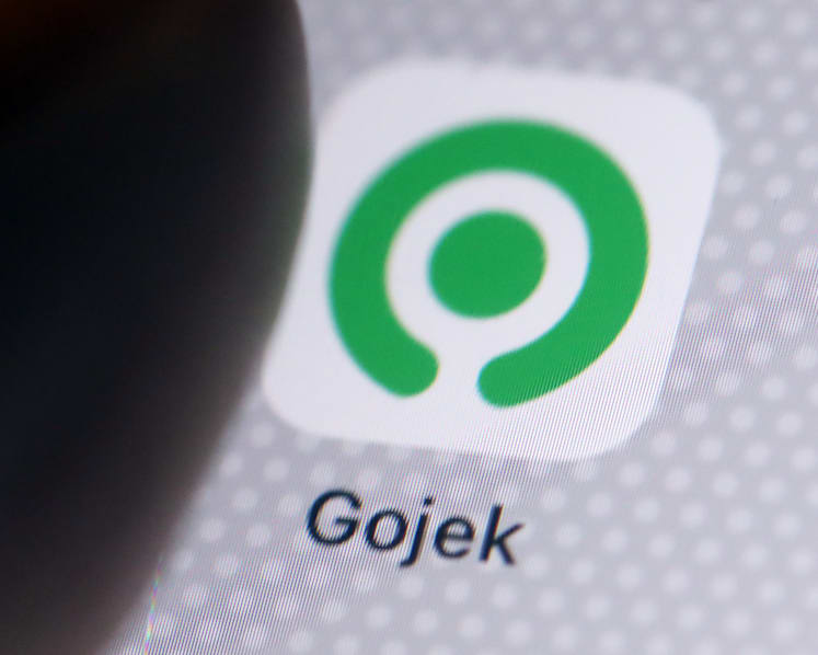 Gojek to boost drivers’ earnings by cutting commissions by half, offering fresh rewards