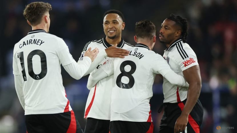 Smith Rowe shines as Fulham outclass 10-man Palace