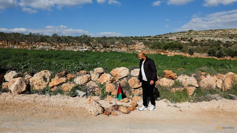  Israeli settlers burn buildings in attacks on West Bank villages