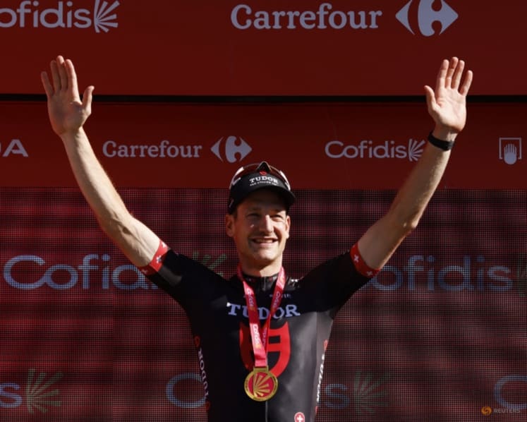 Swiss Kung wins Vuelta stage 18, Mas retains healthy overall lead