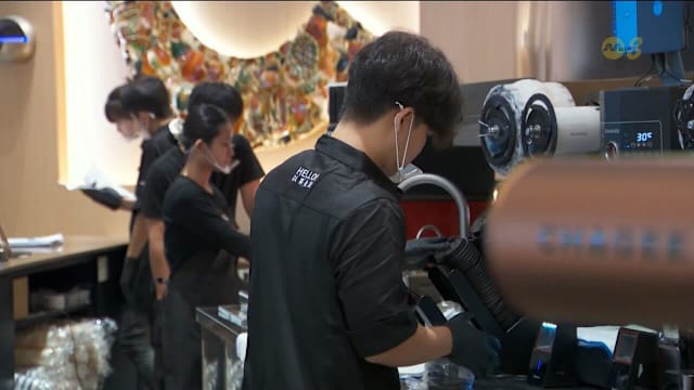 本地掀年底假期兼职潮 20岁以下青年求职申请增加近四成