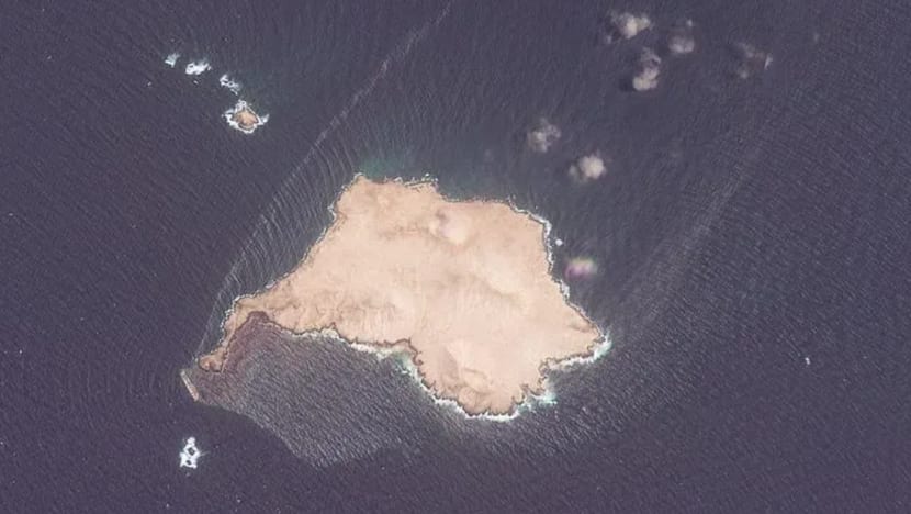 Tumpahan minyak kapal tangki Rusia yang dikenakan sekatan, merebak luas di pantai Oman