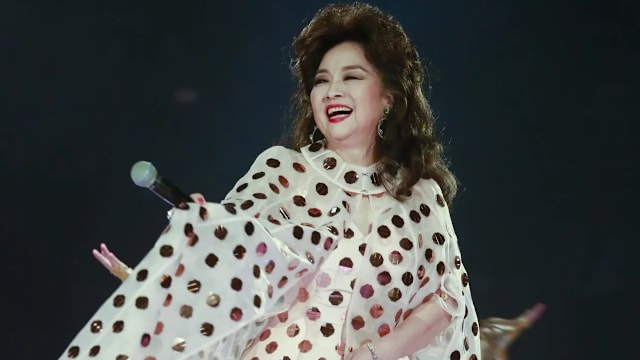 77岁徐小凤也回春！被赞“返老还童”