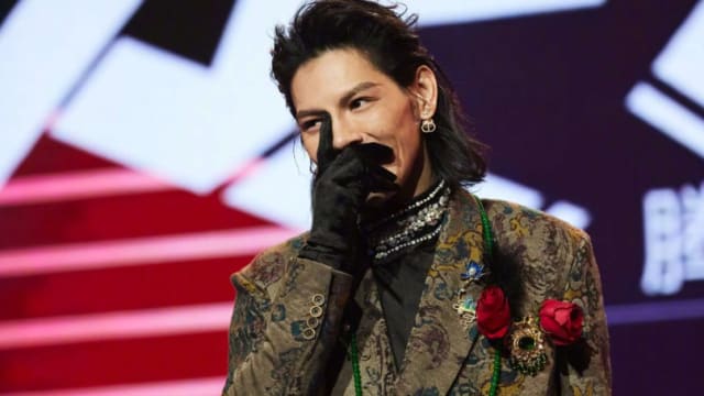 向佐被2大疾病折腾，临时缺席中国跨年节目