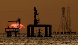 Oil drops as US and Iran prepare for further nuclear talks