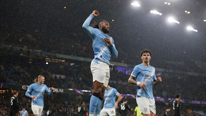 Slick Semenyo helps title-chasing Man City to 3-0 win over Fulham