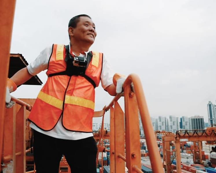 From working atop cranes to handling computers, a ‘dinosaur’ keeps up with change