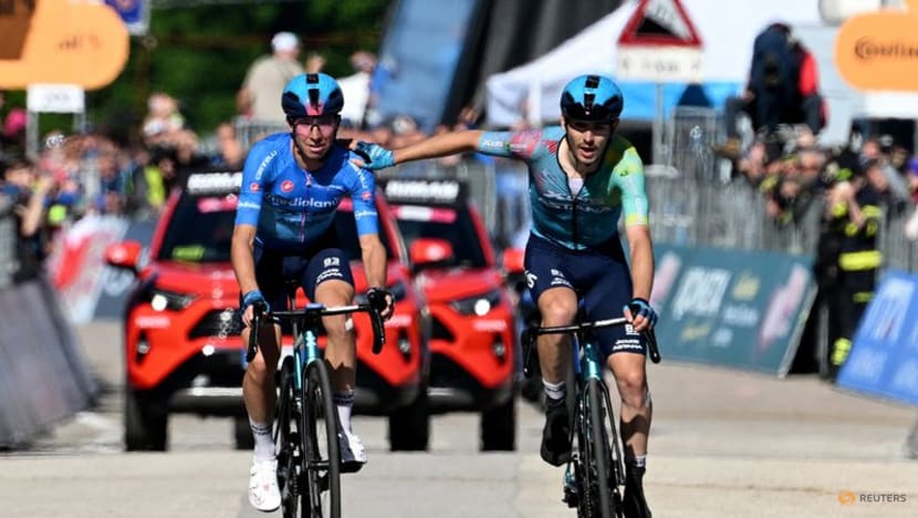 Scaroni wins stage 16 as Roglic pulls out on chaotic day at Giro