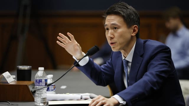 每周精选：TikTok总裁被考问 美国政界不买账？