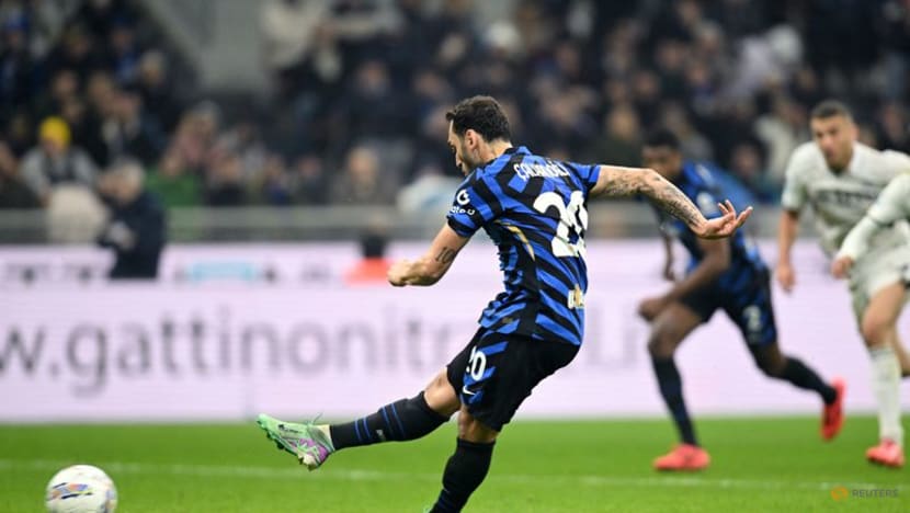 Calhanoglu's penalty streak ends as Inter and Napoli draw 1-1