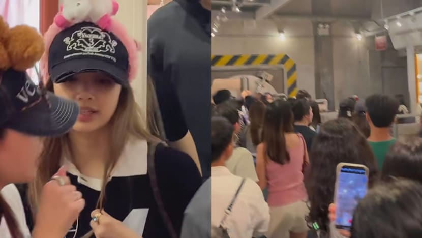 Blackpink's Lisa Hits USS Ahead Of The Group's 3 Shows In S'pore; Fans Follow Her To Rides, Gift Shops